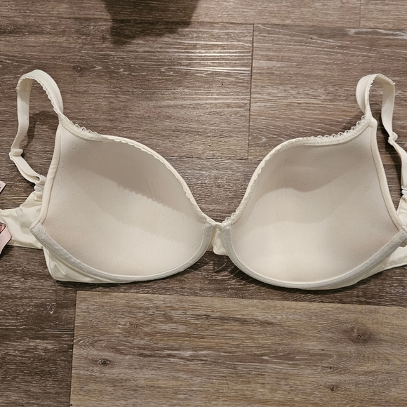 Victoria's secret 36DDD white bra NWOT - Picture 2 of 4